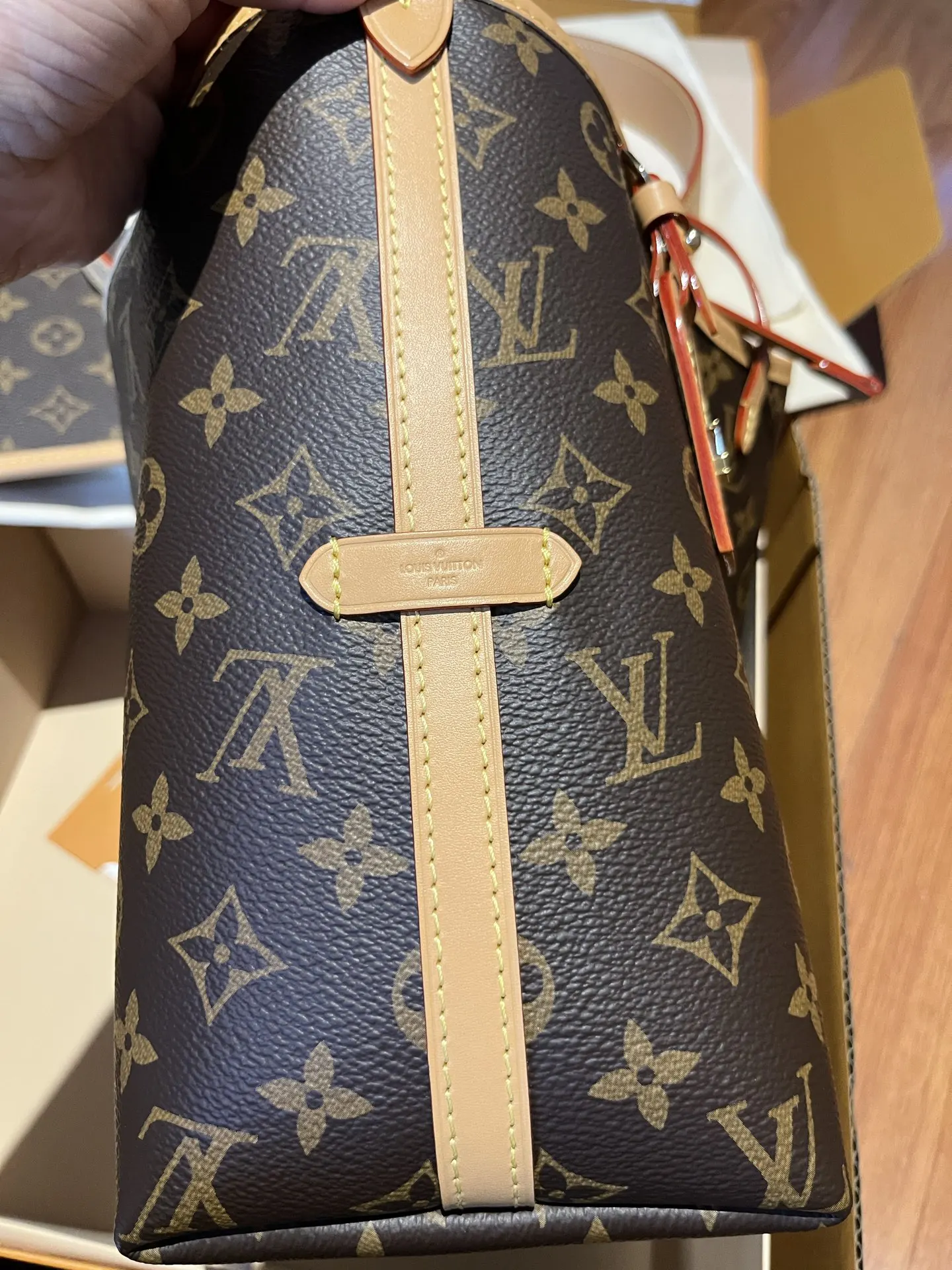 CarryAll 真正的渠道 我们确保所有 腋下包 復古腋下背款