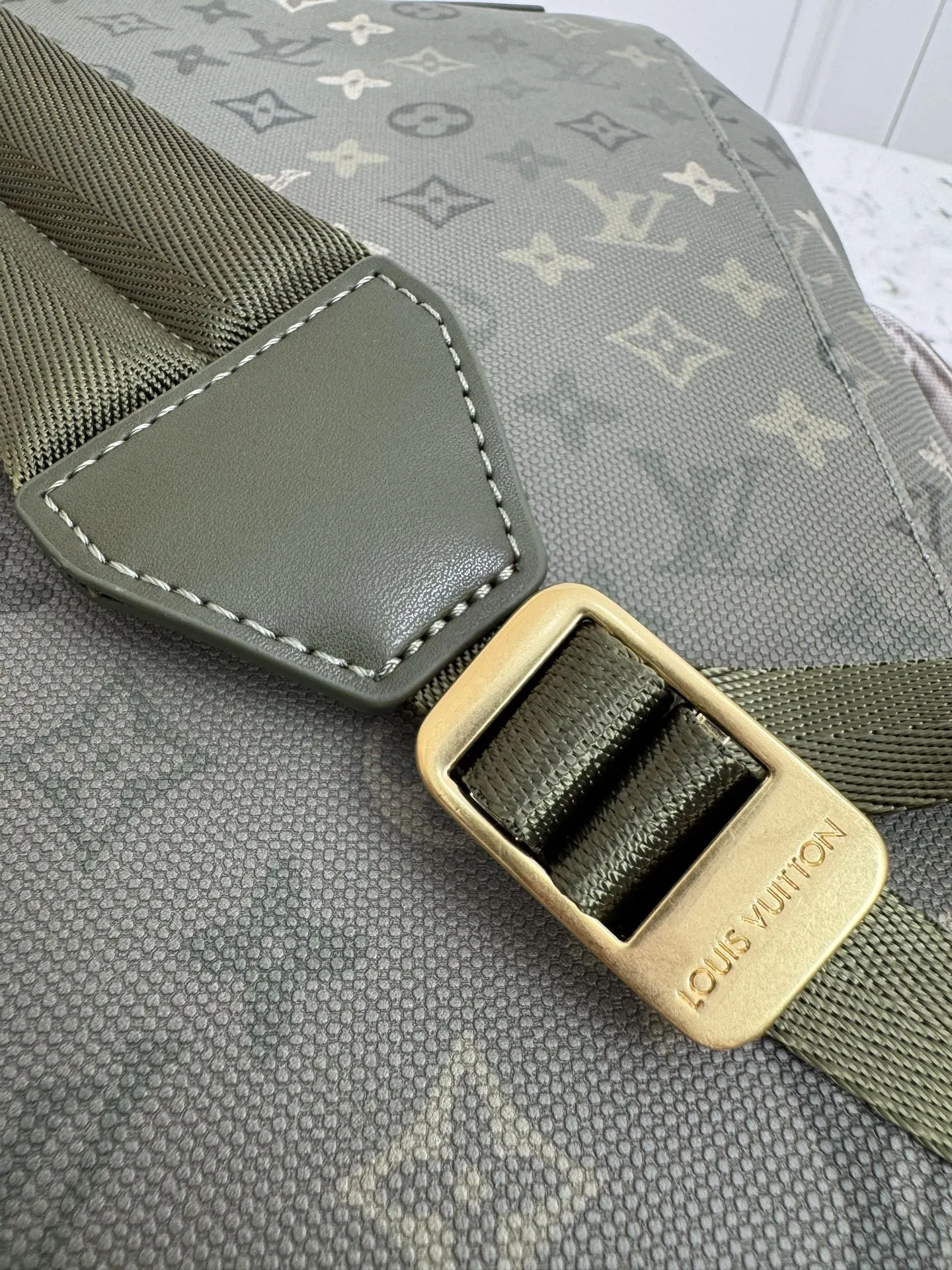 LV M27080 老花 包袋 精选款
