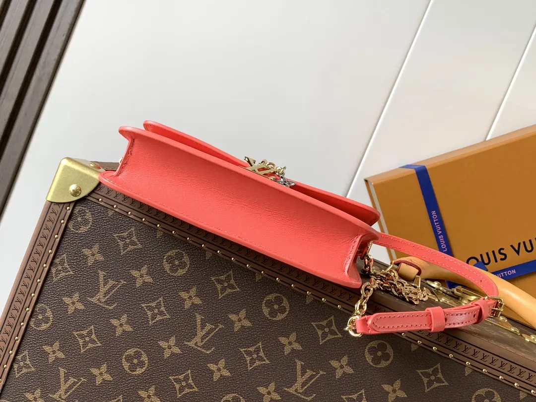 LV 黑色 杏色 牛皮 链条包 精致链条款