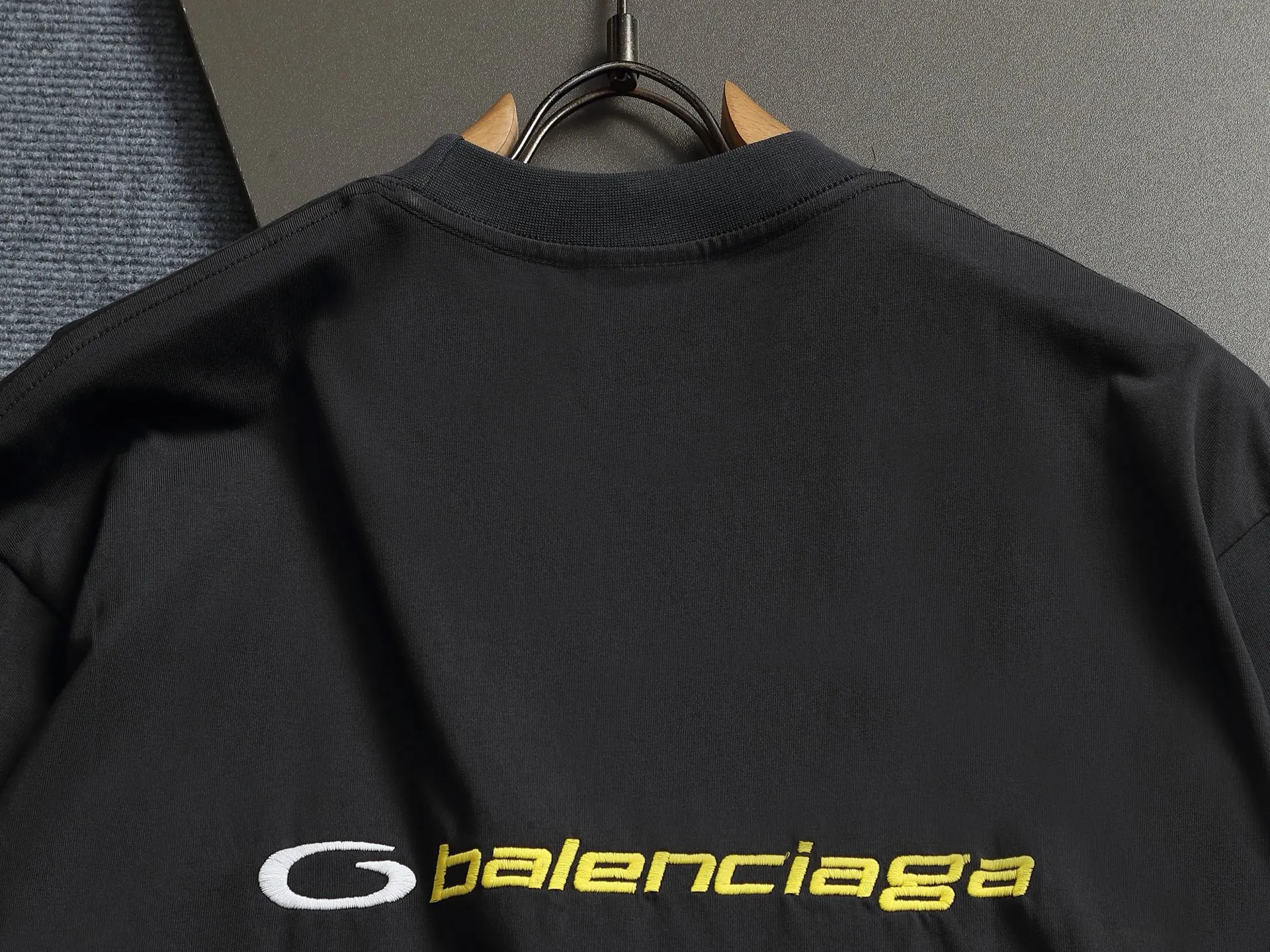 Balenciaga 黑色 Logo 短袖T恤