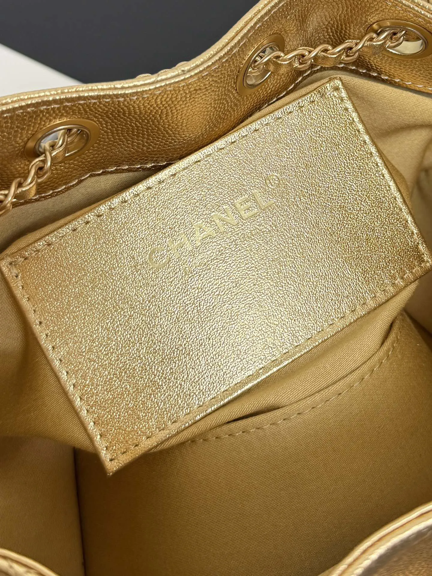 Chanel 鱼子酱牛皮22 Bag链条包 单肩斜挎
