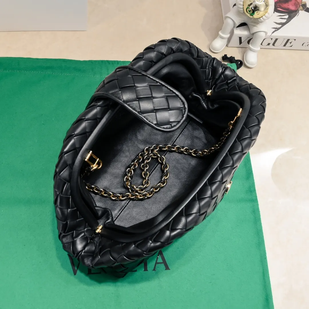 Bottega Veneta 羊皮 鏈條包 精致鏈條款(數字8) Bottega Veneta 羊皮 鏈條包 精致鏈條款(數字8)