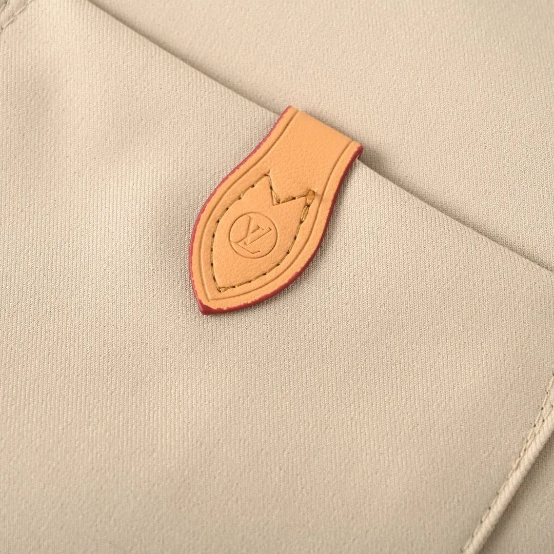 LV 刺绣 皮标 衬衫 通勤百搭款