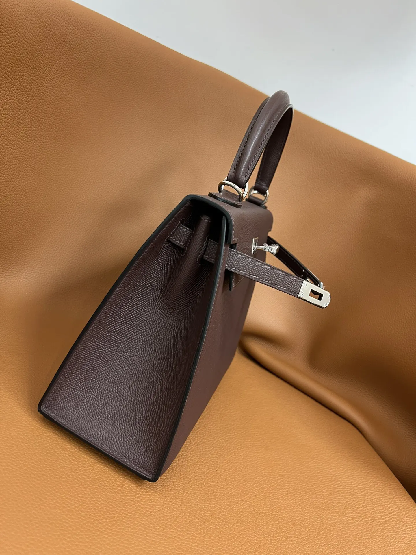 Hermès Kelly Top Handle Bag Classic Leather