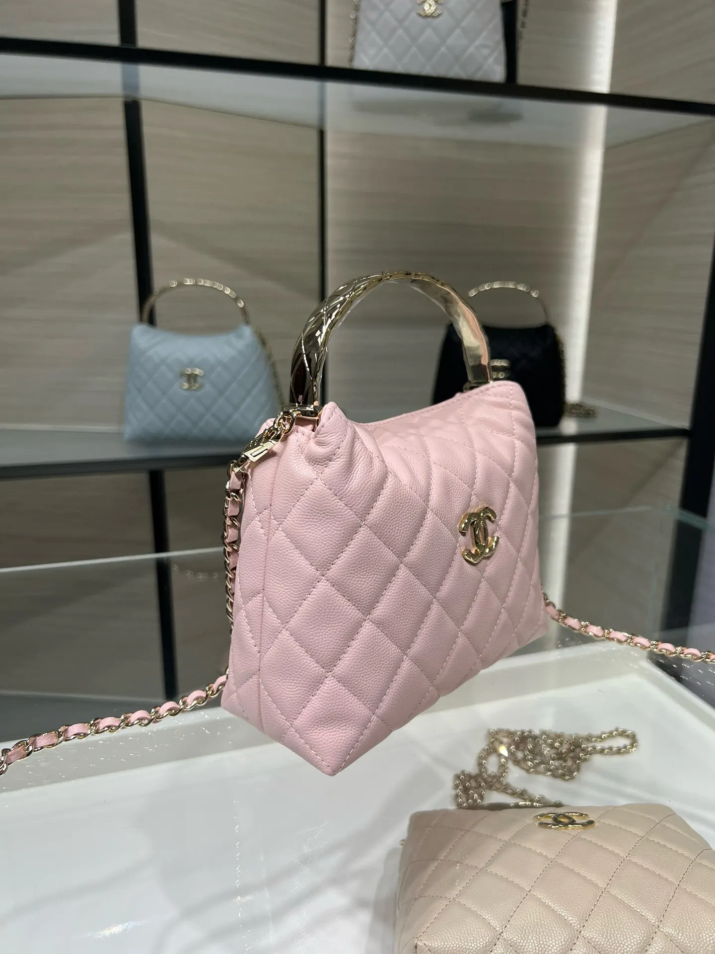 Chanel 小牛皮翻蓋鏈條包 單肩斜挎(數字3) Chanel 小牛皮翻蓋鏈條包 單肩斜挎(數字3)