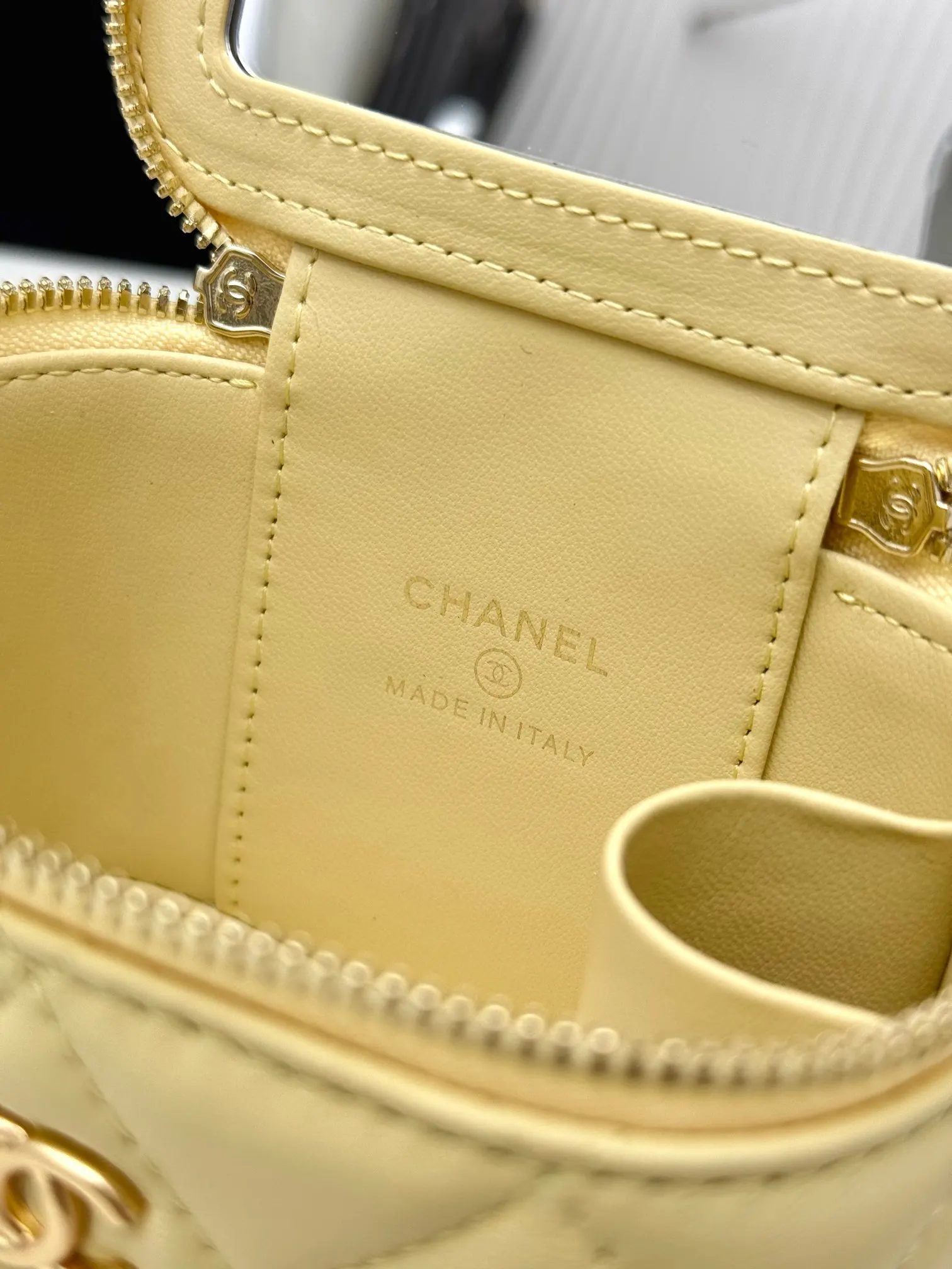 Chanel Gold Chain Bag Image 9 Chanel Gold Chain Bag Image 9
