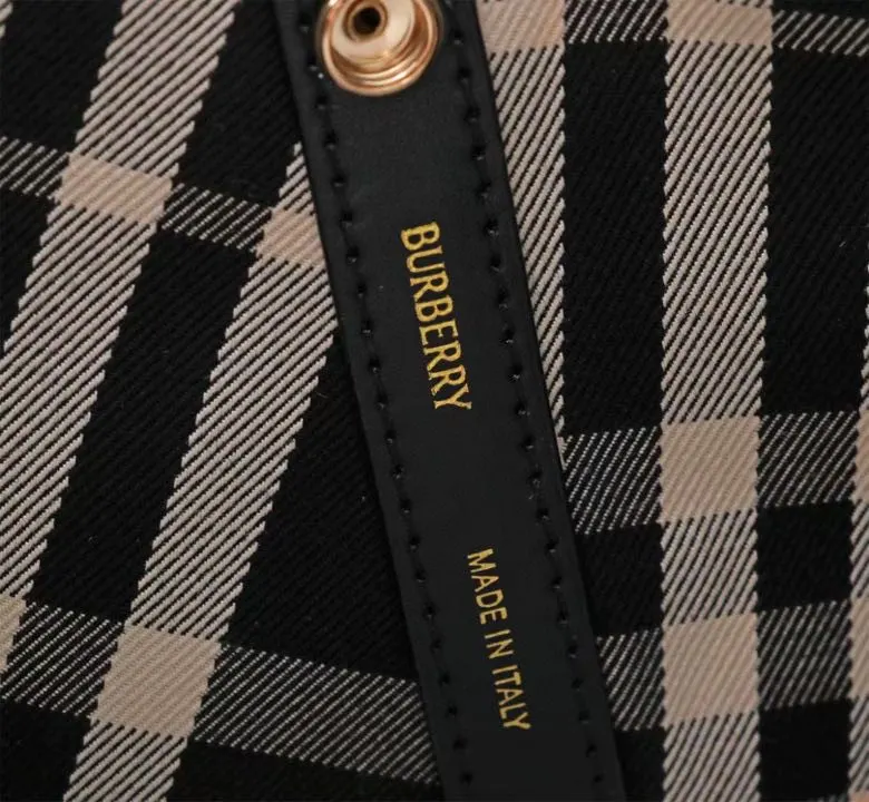 Burberry 小牛皮 托特包 大容量托特款
