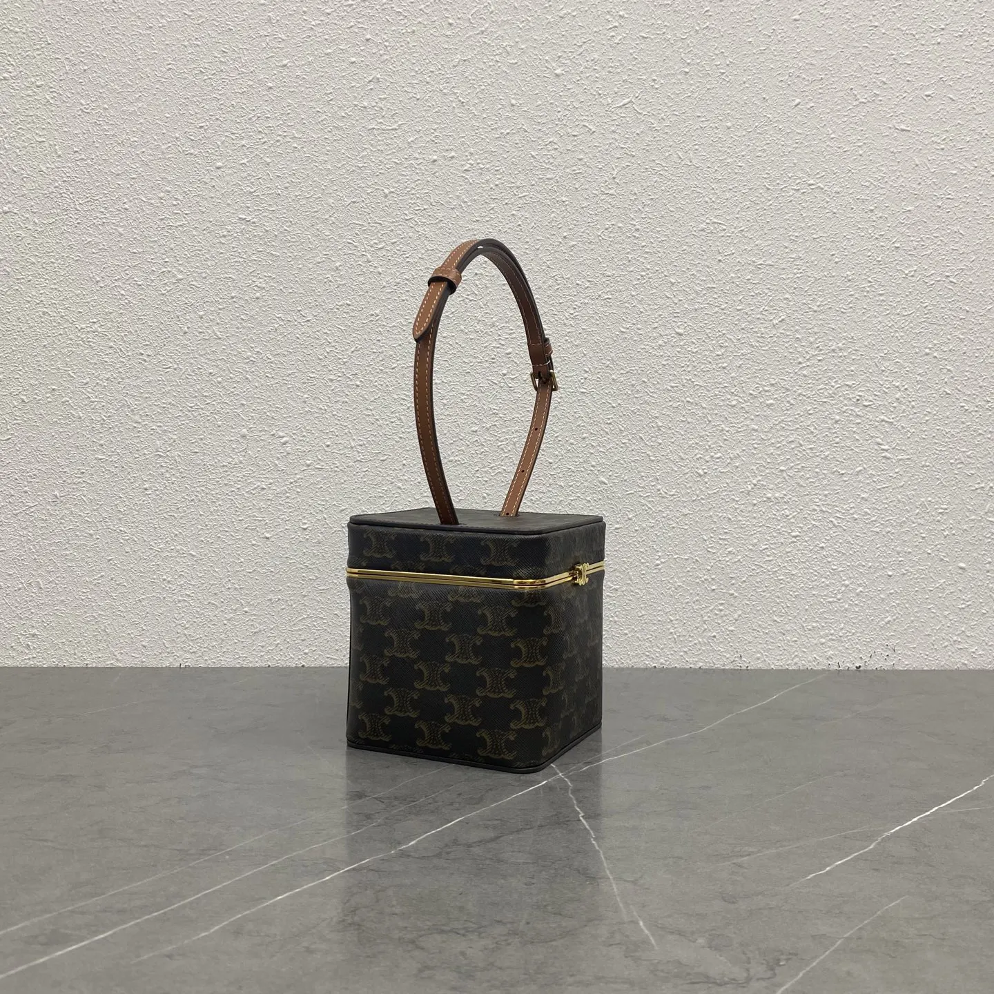Celine Triomphe 金色 牛皮 單肩包 日常單肩背款