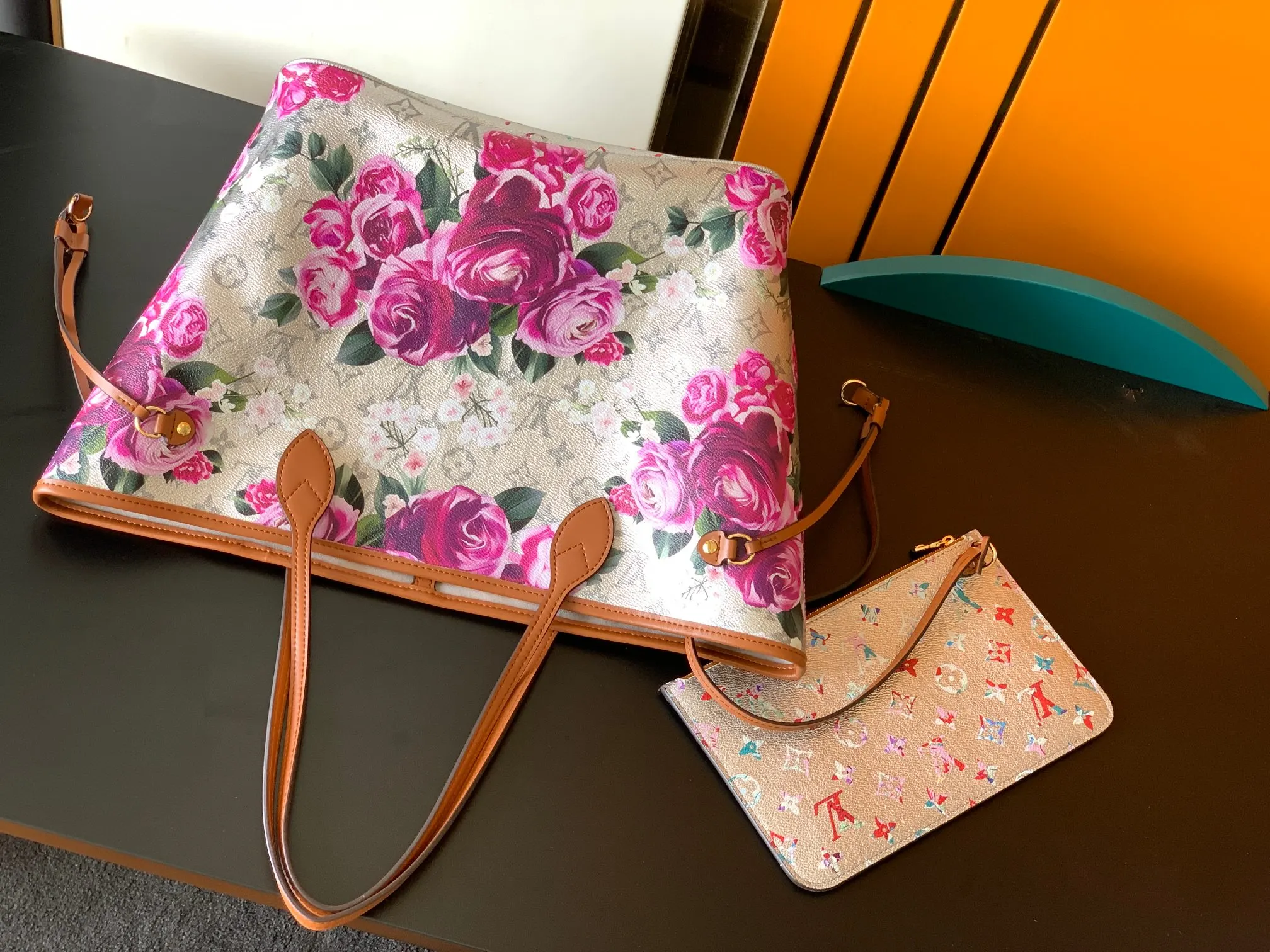LV Neverfull 金色 牛皮 手拿包 精致手拿款