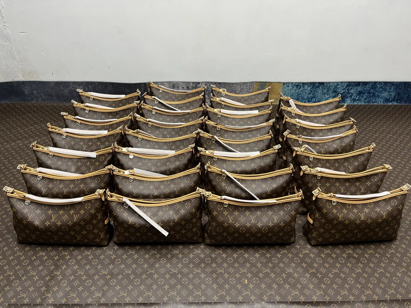 CarryAll EAST WEST 手袋 渠道 水桶包 休閒水桶款