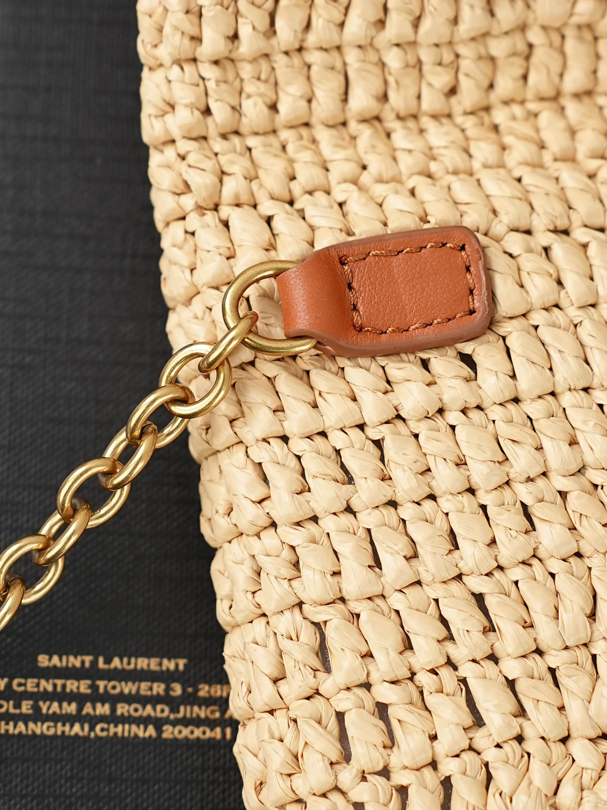 YSL 牛仔 Calypso 手工草编材质 轻盈透气 超適合夏天出 鏈條包 精致鏈條款