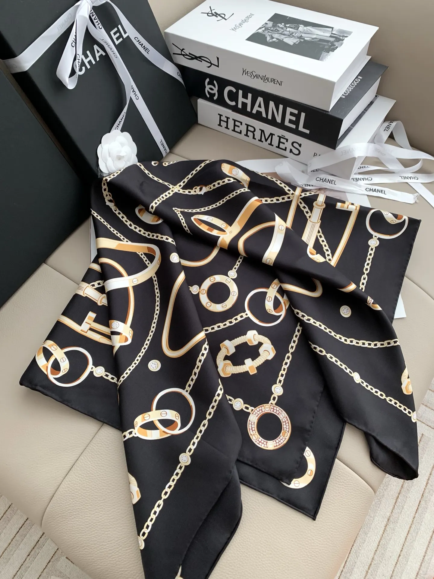 Chanel 丝巾 优雅搭配