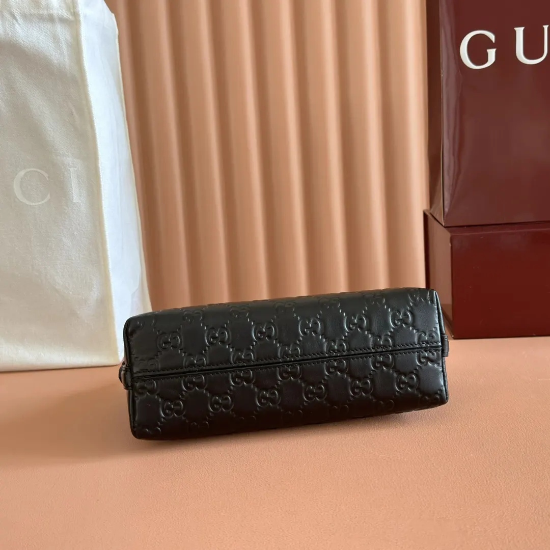 Gucci GG Emblem 金色 皮革 腋下包 复古腋下背款