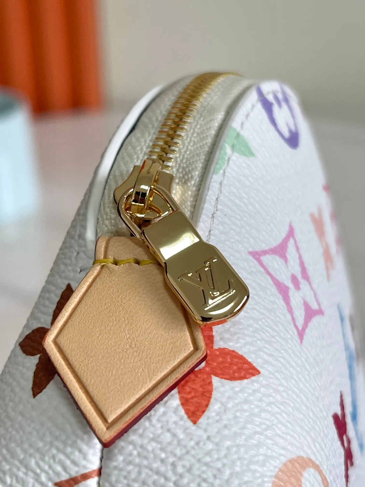 LV 帆布 贴袋方便收納小件物品 化妝包 便携收納款