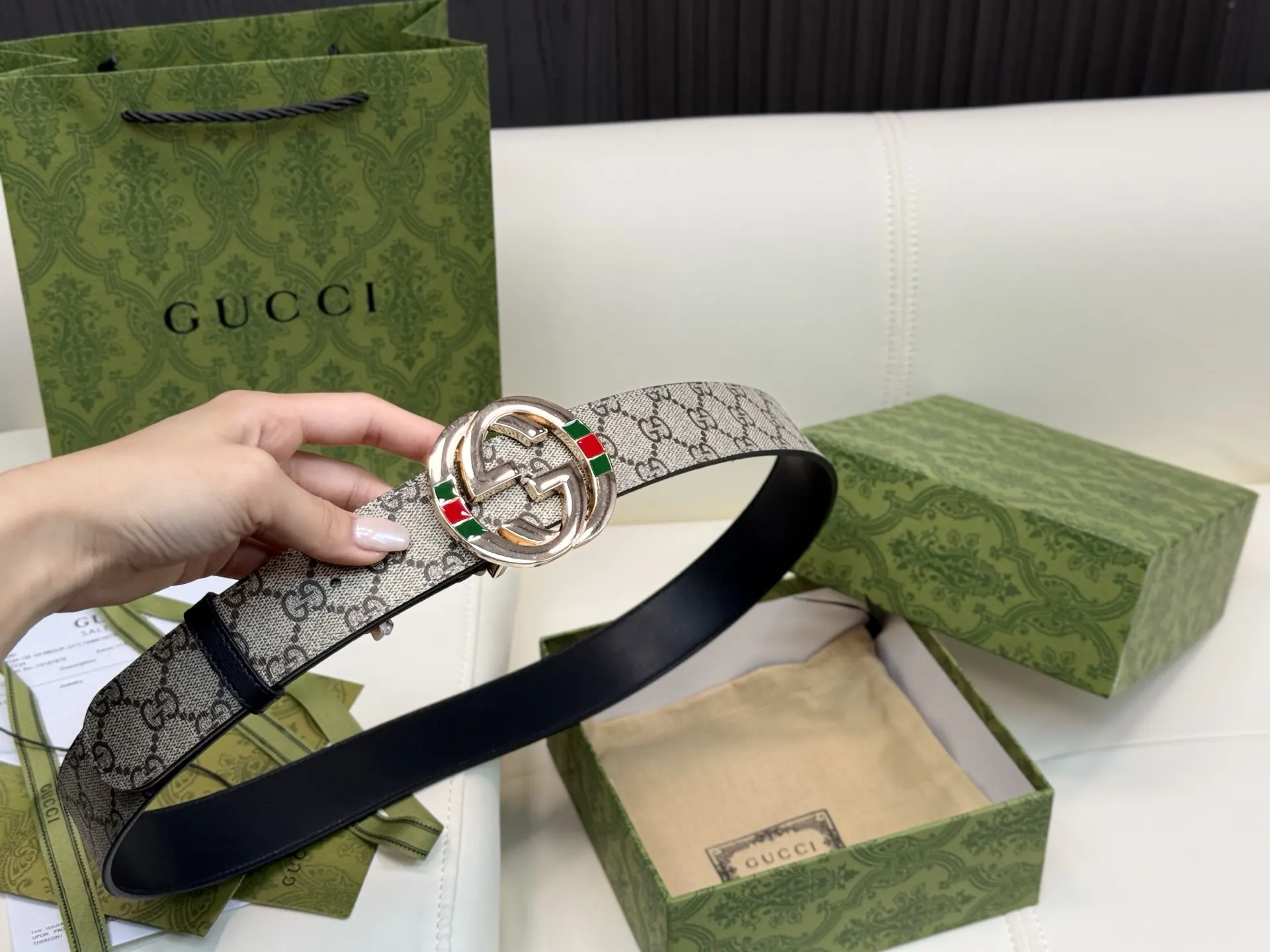 Gucci Double G 双G扣牛皮腰带