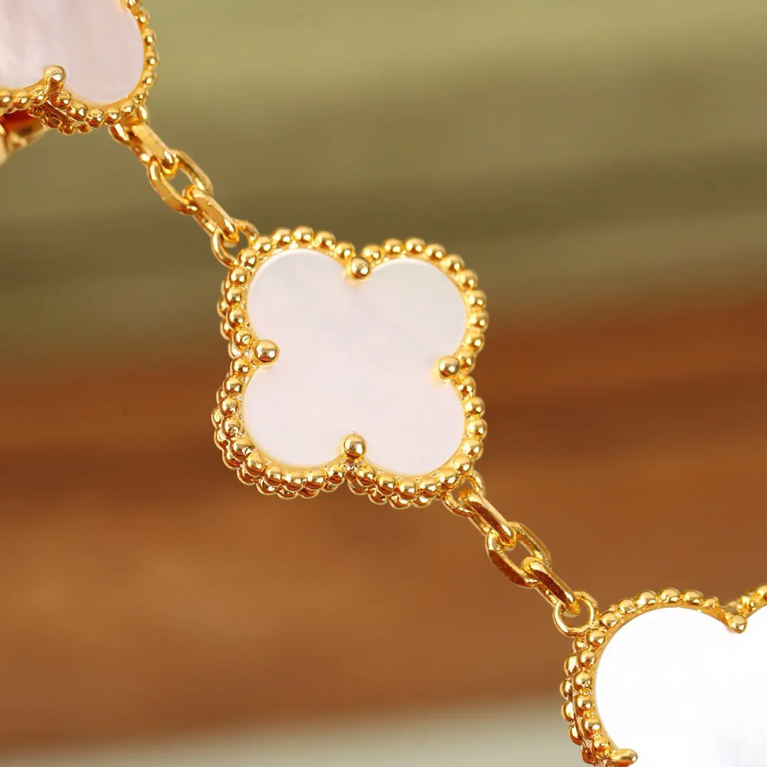 Van Cleef 四叶草 耳环 优雅耳饰款(數字5) Van Cleef 四叶草 耳环 优雅耳饰款(數字5)