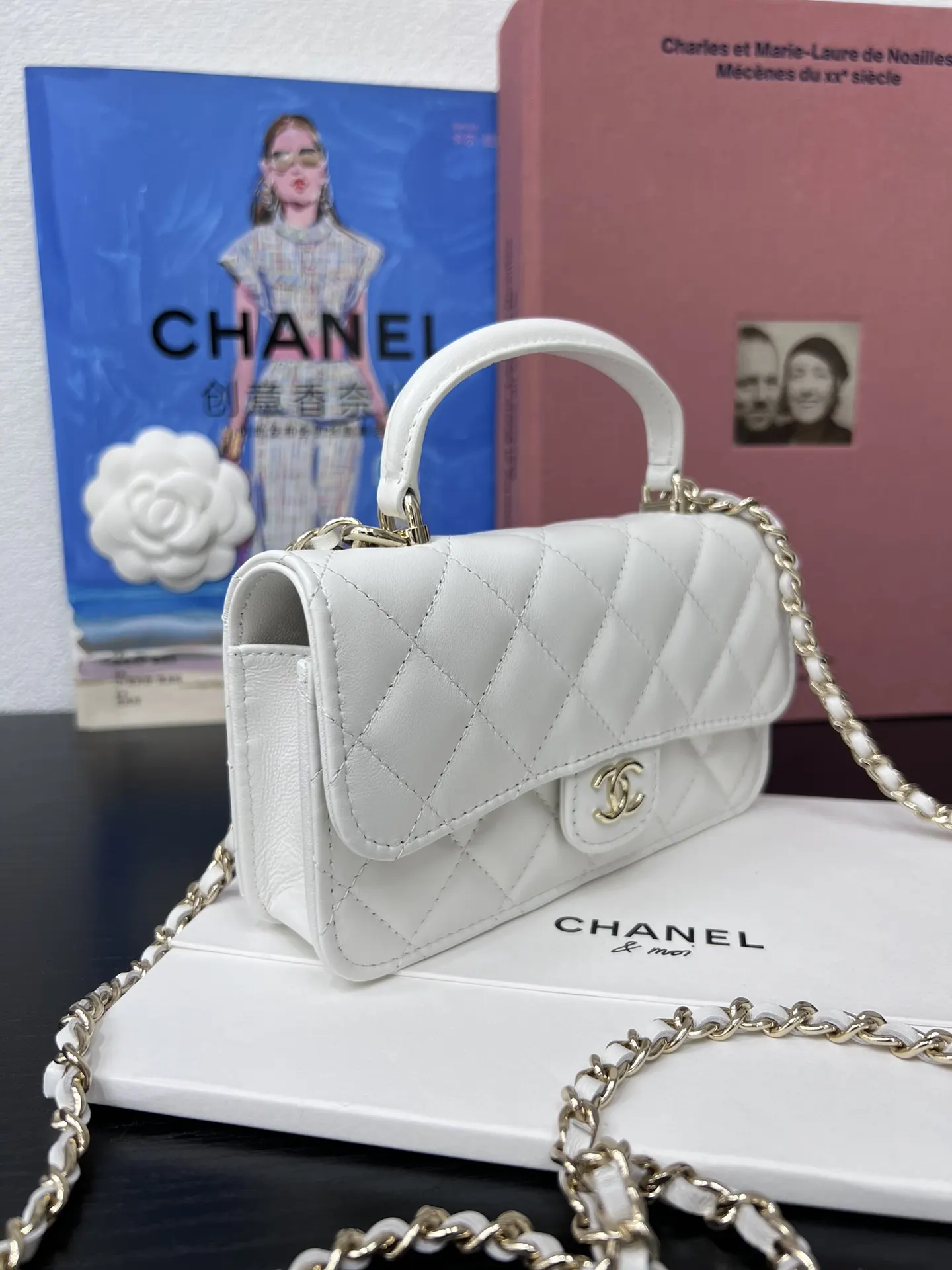 CHANEL 浅粉色荔枝纹牛皮翻盖链条包 小号款