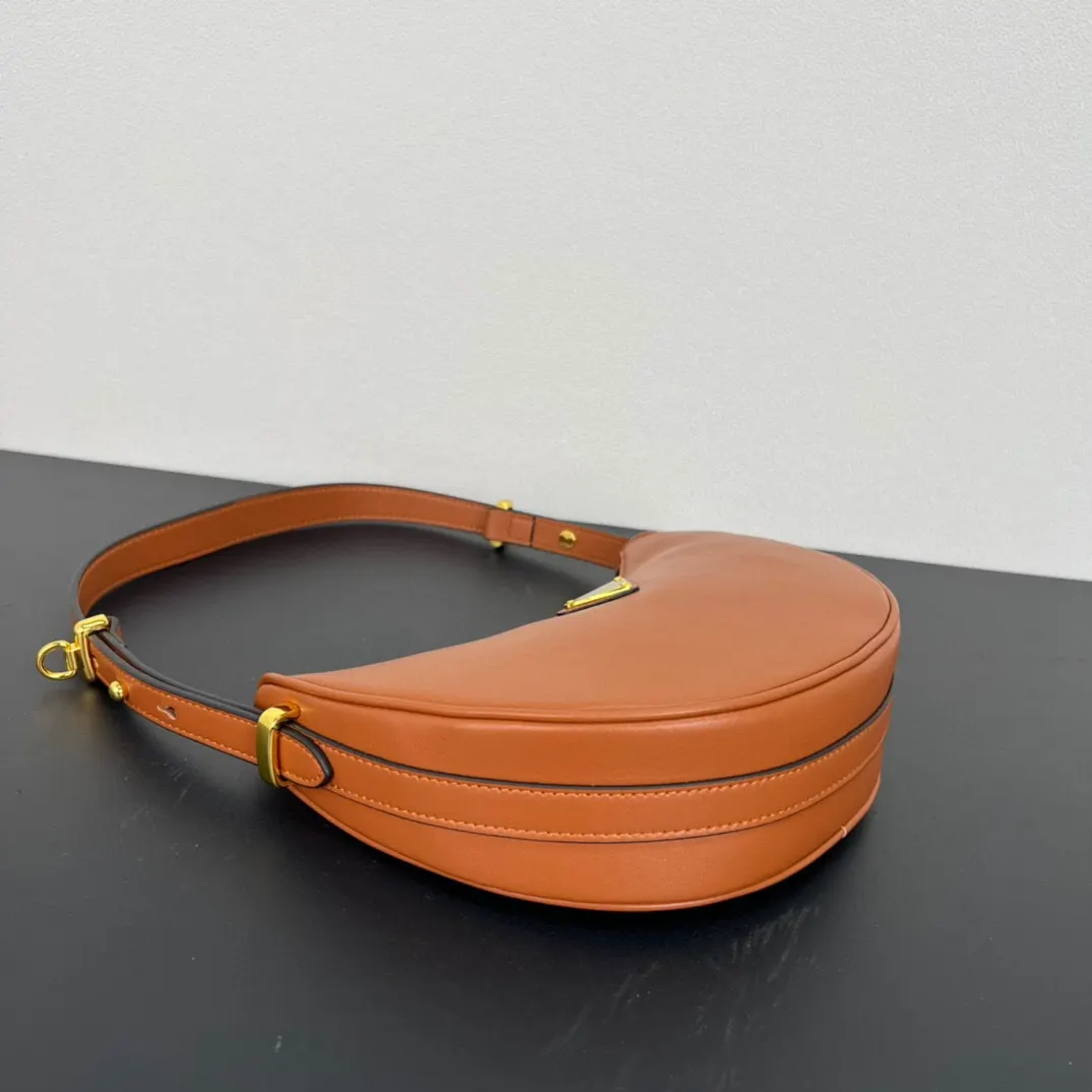 Prada 牛皮 羊皮 斜挎包