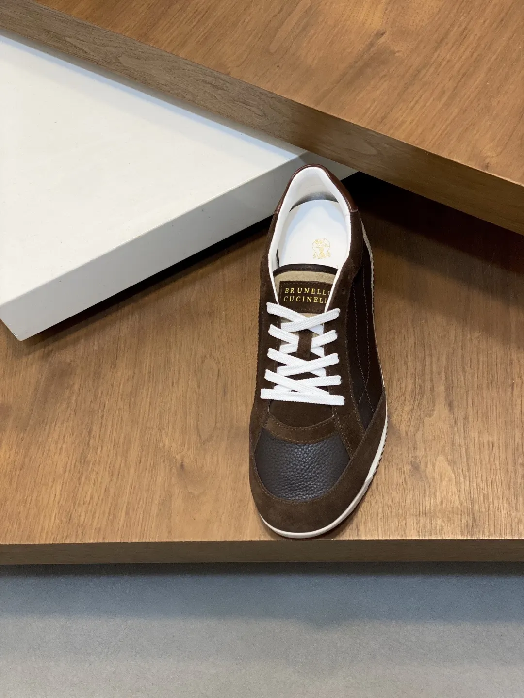 Brunello Cucinelli SS 白色 運動鞋 休閒百搭款(數字6) Brunello Cucinelli SS 白色 運動鞋 休閒百搭款(數字6)