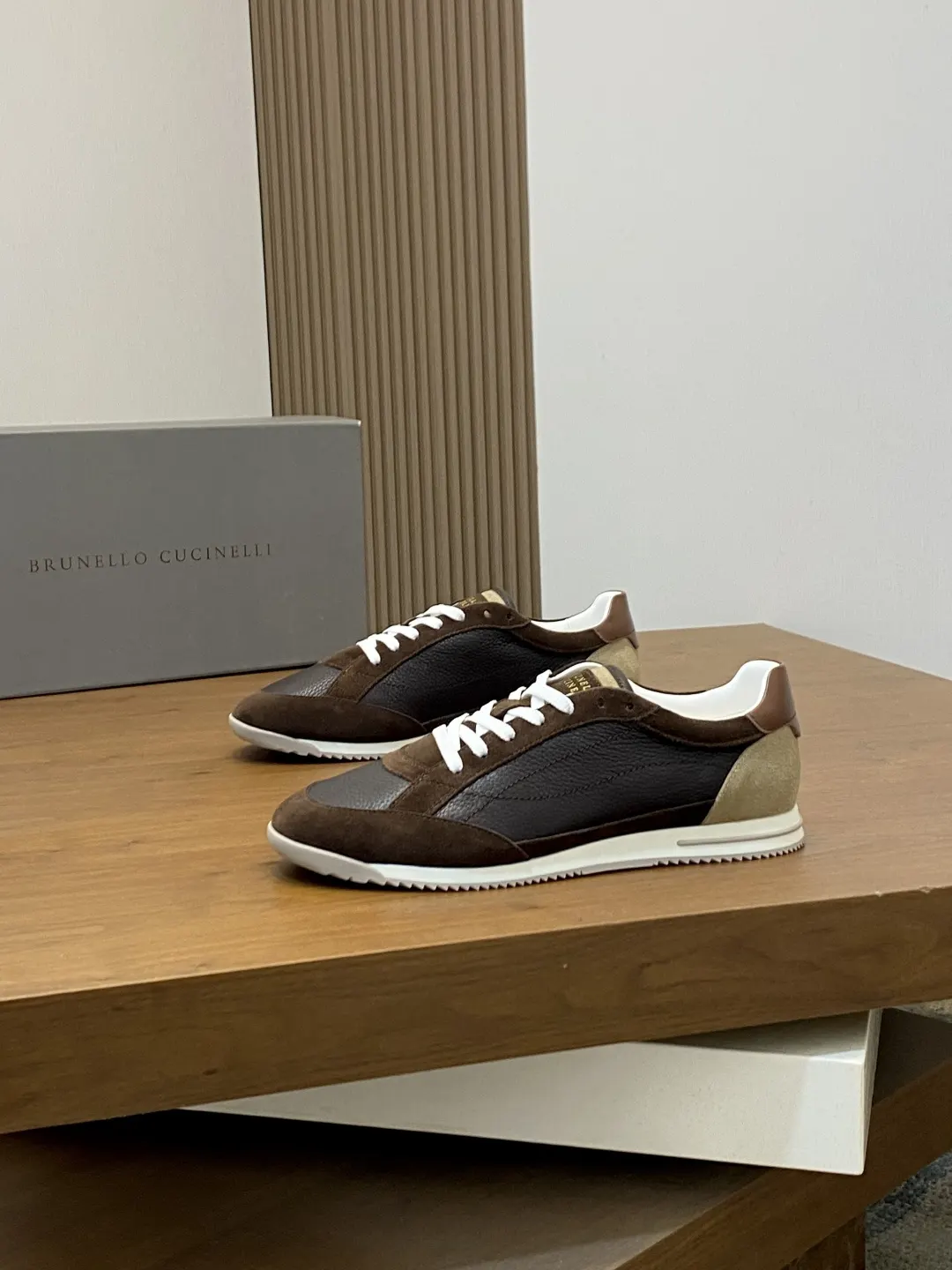 Brunello Cucinelli SS 白色 運動鞋 休閒百搭款(數字3) Brunello Cucinelli SS 白色 運動鞋 休閒百搭款(數字3)