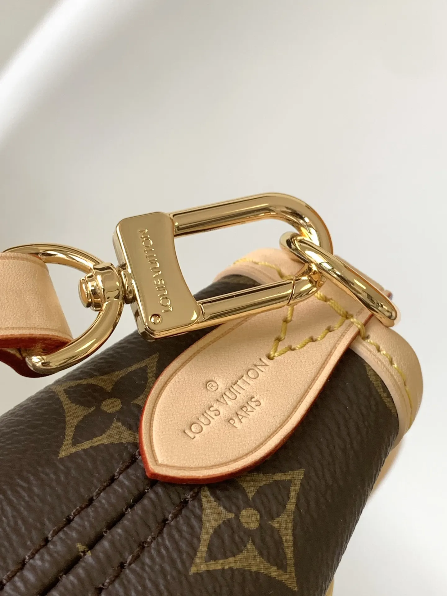 Neverfull 牛皮 手拿包 精致手拿款