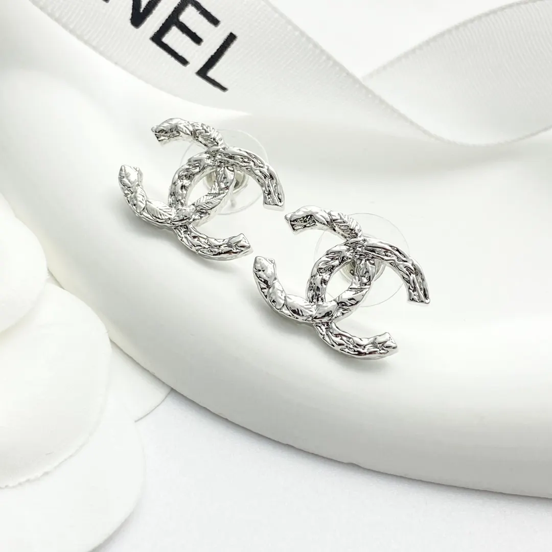 Chanel 銀色 双C 耳钉 小巧点缀 耳飾