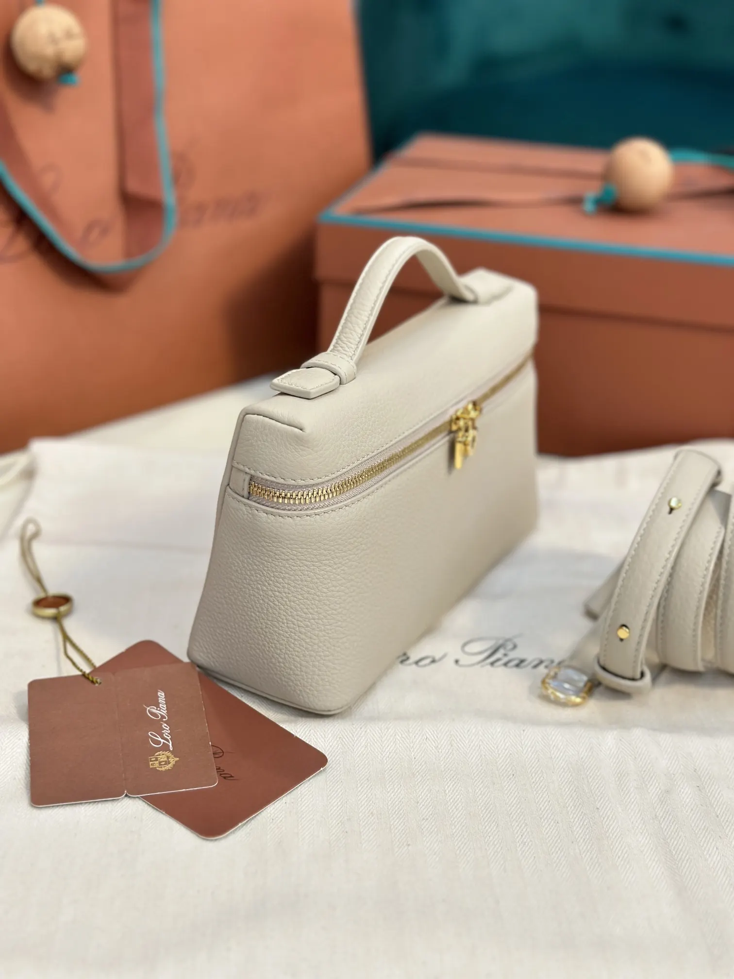 灰色 小牛皮 Loro Piana Extra Poket 手拿包 精致手拿款