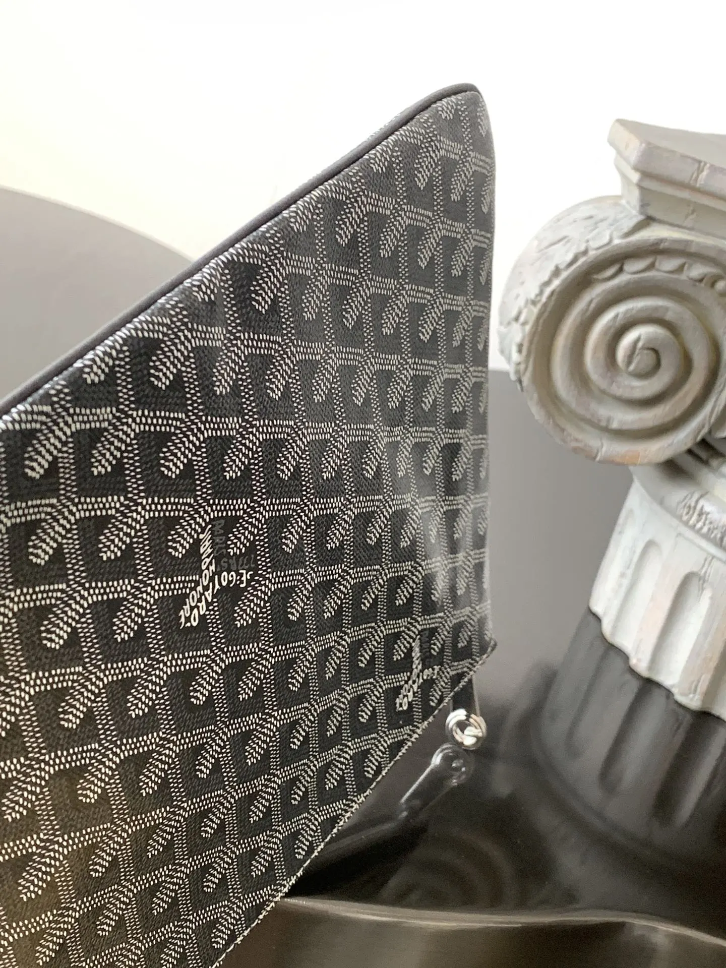 Goyard 灰色 鼎鼎戈雅 手拿包 精致手拿款