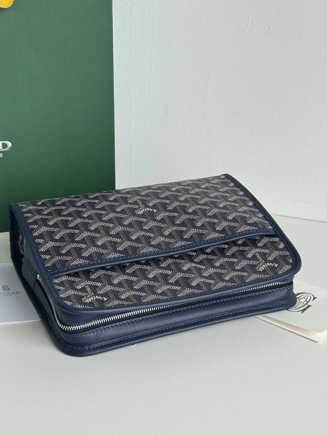 Goyard 黃色 牛皮 手拿包 精致手拿款(數字9) Goyard 黃色 牛皮 手拿包 精致手拿款(數字9)