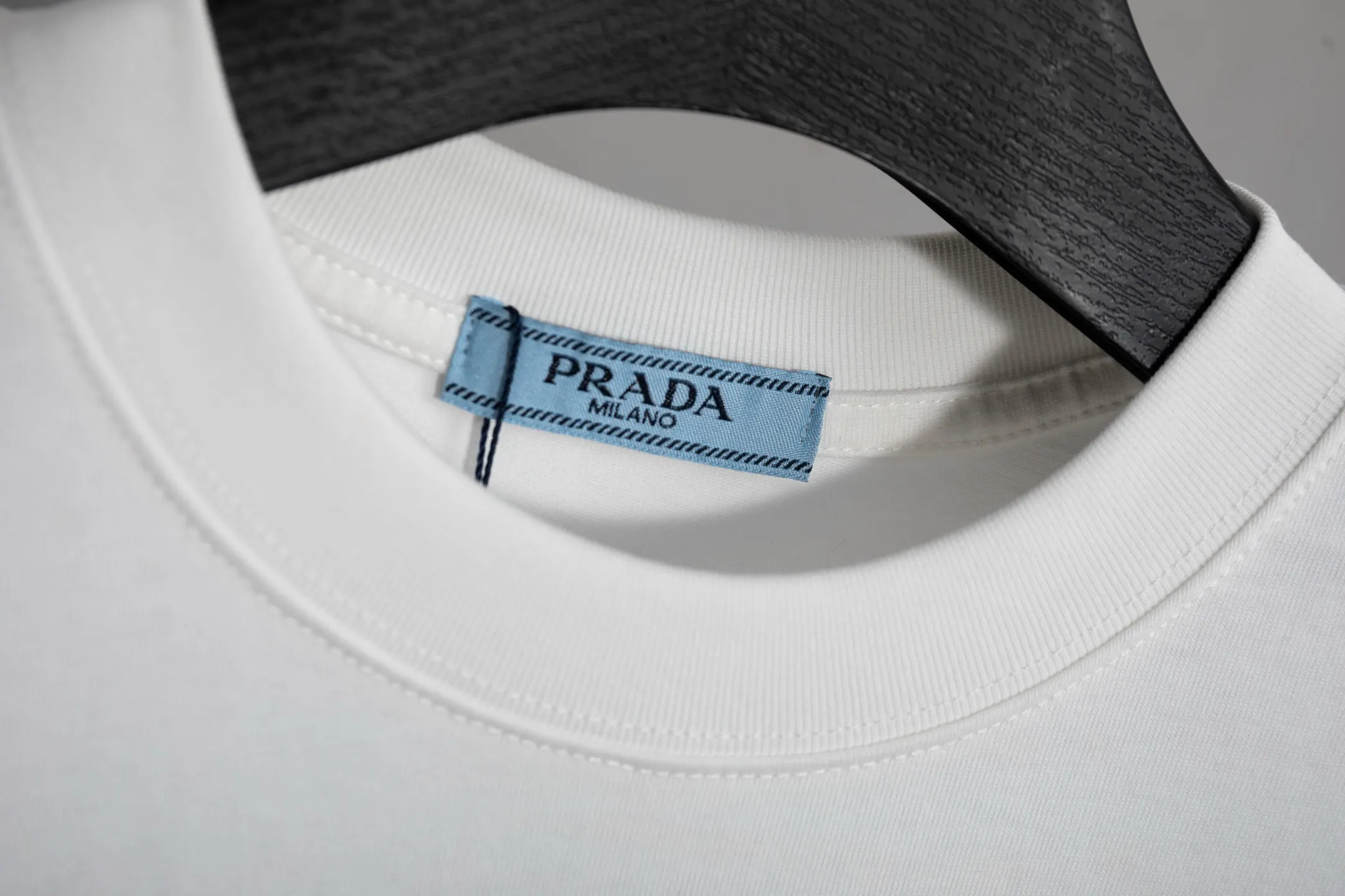 Prada 字母钢印 短袖T恤 高克重休闲
