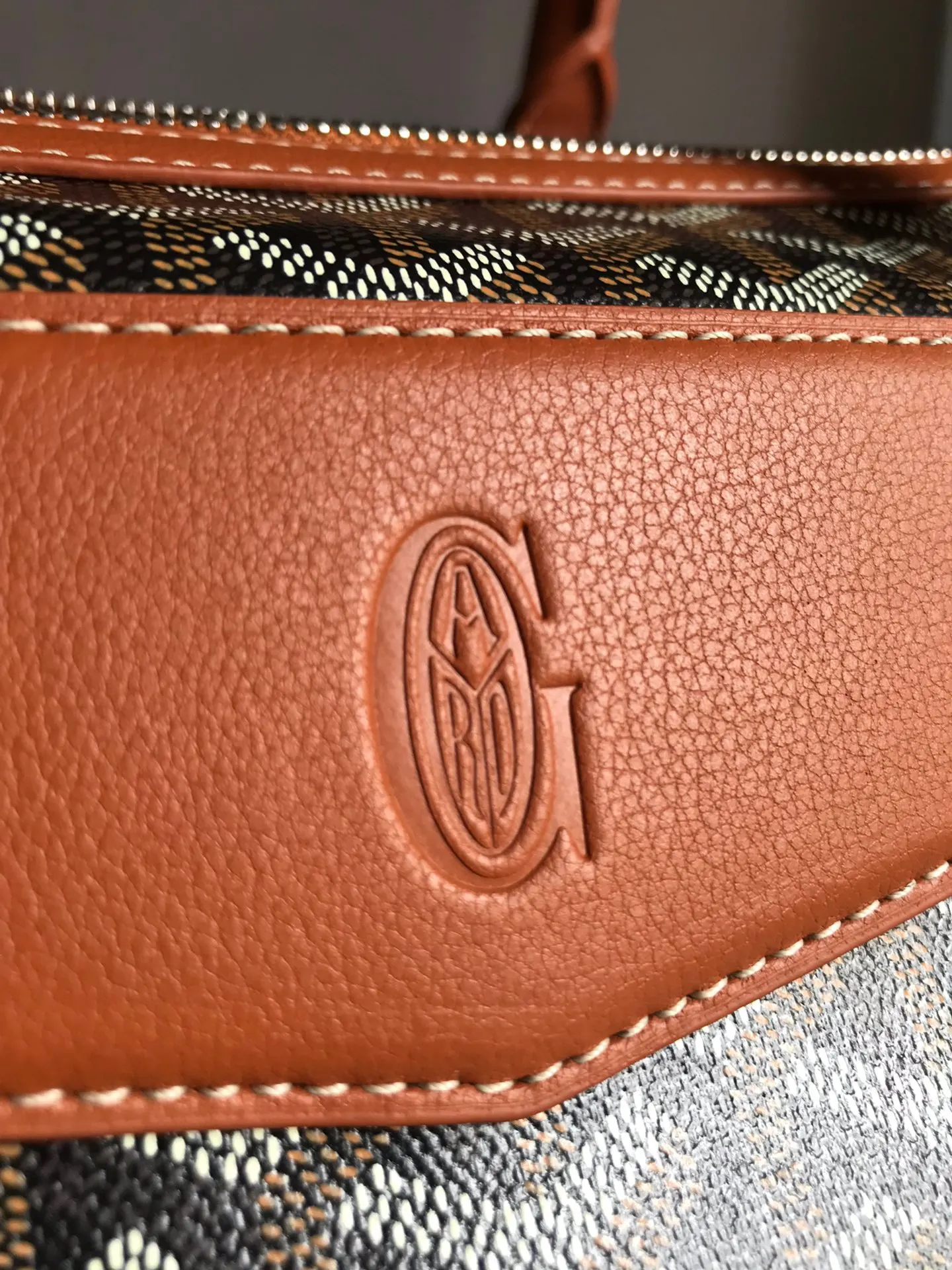 Goyard Cisalpin公文包秉承了Cisalpin背包的 双肩包 实用双肩款