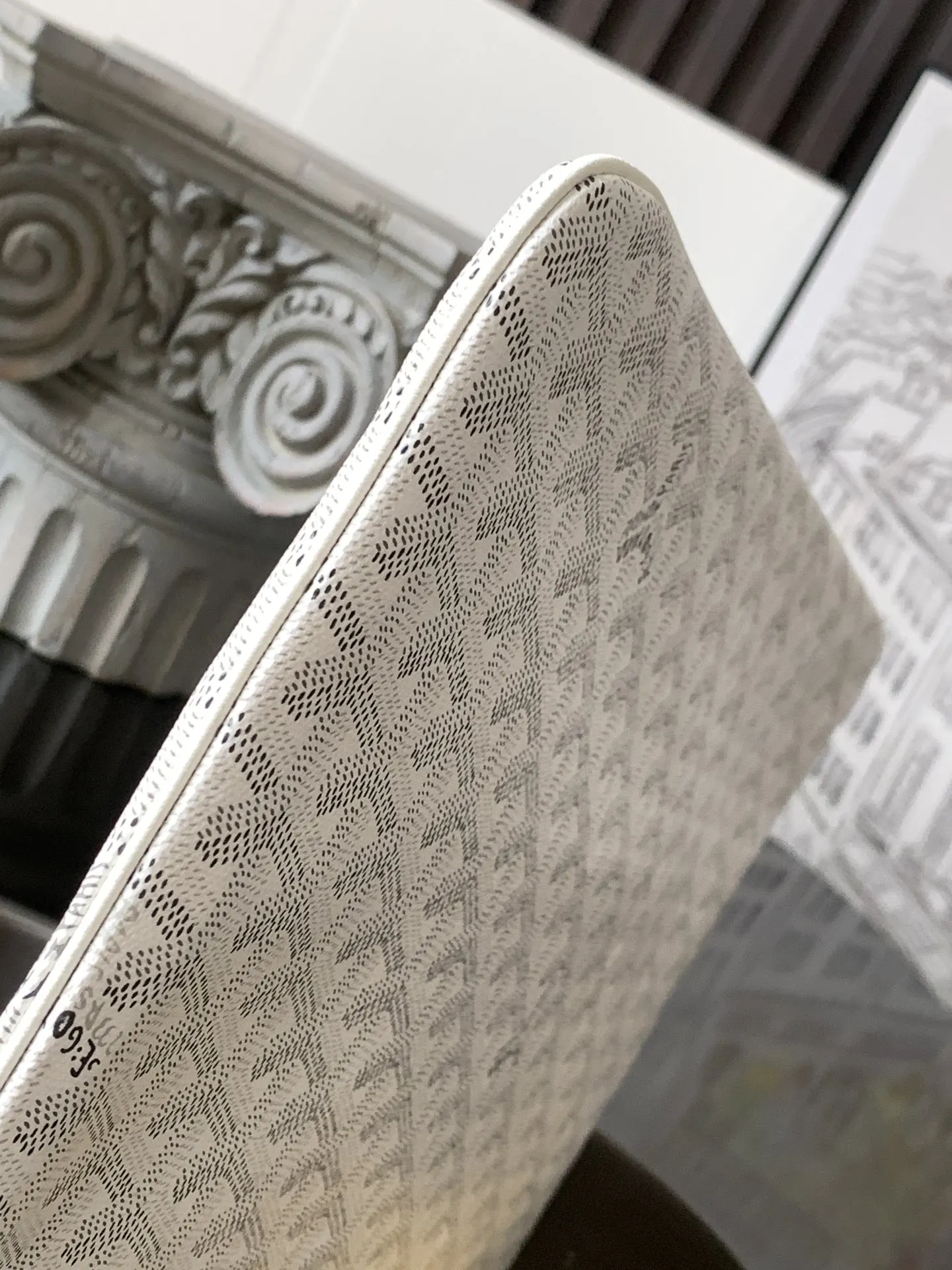 Goyard 白色 鼎鼎戈雅 手拿包 精致手拿款