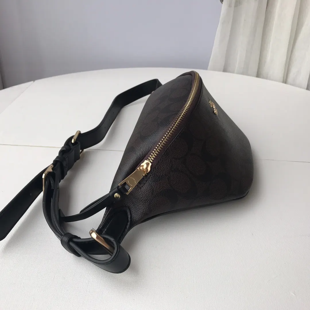 Coach 女士 經典Logo腰包 胸包 休閒腰包款