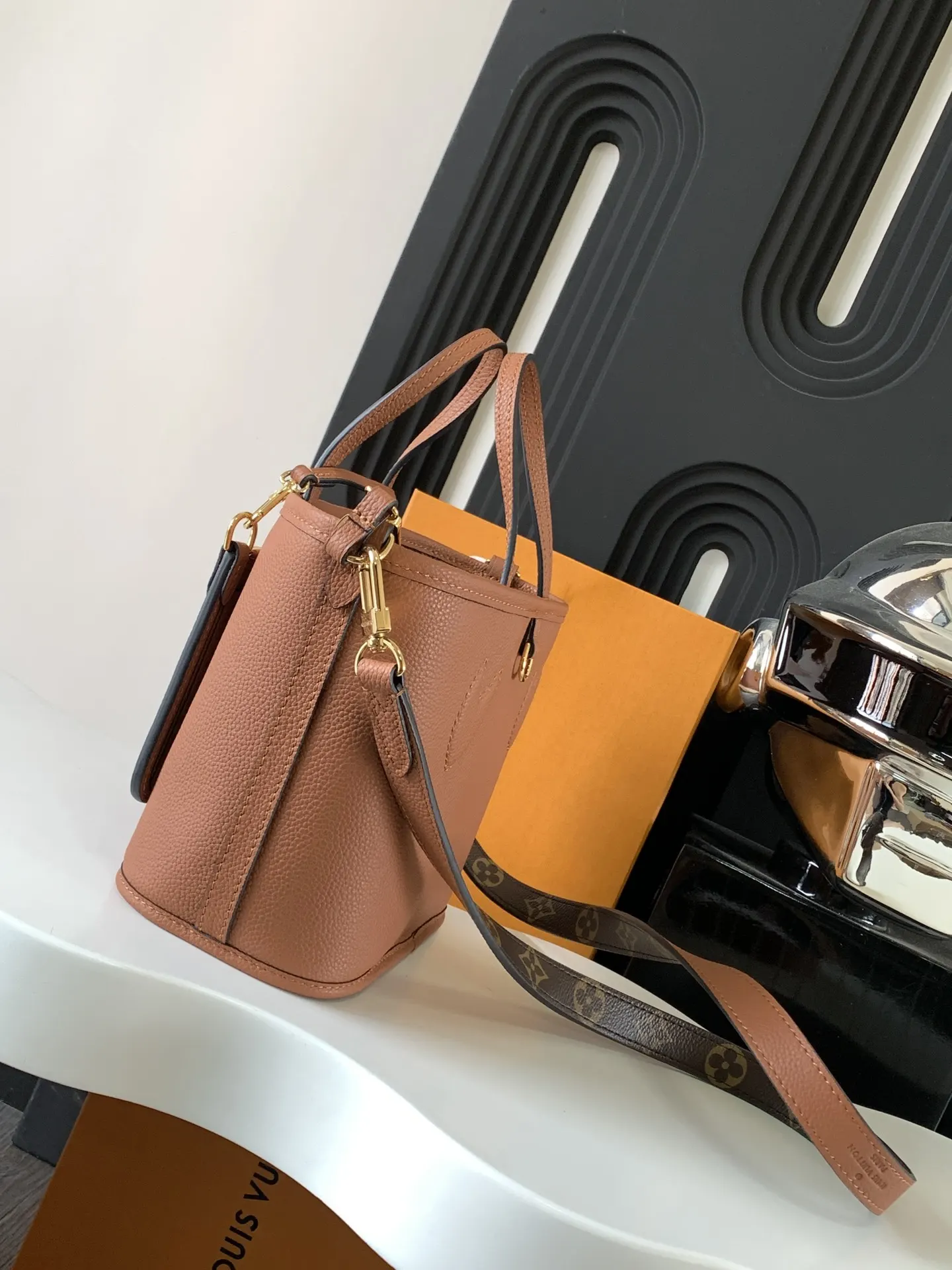 Louis Vuitton M12209 手提包