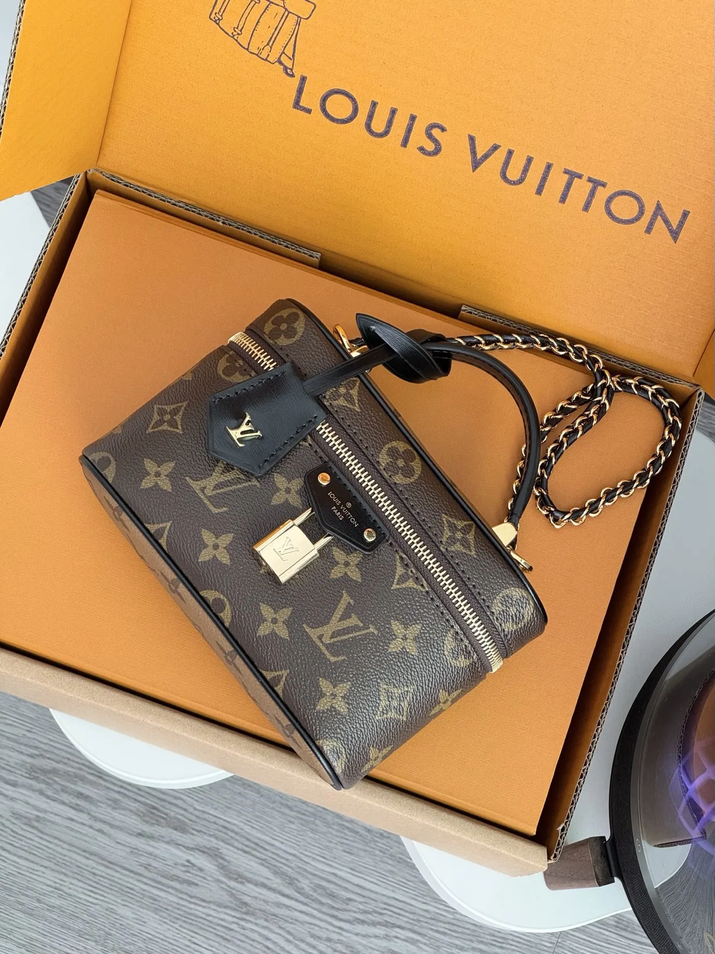 LV 帆布 鏈條包 精致鏈條款(數字9) LV 帆布 鏈條包 精致鏈條款(數字9)