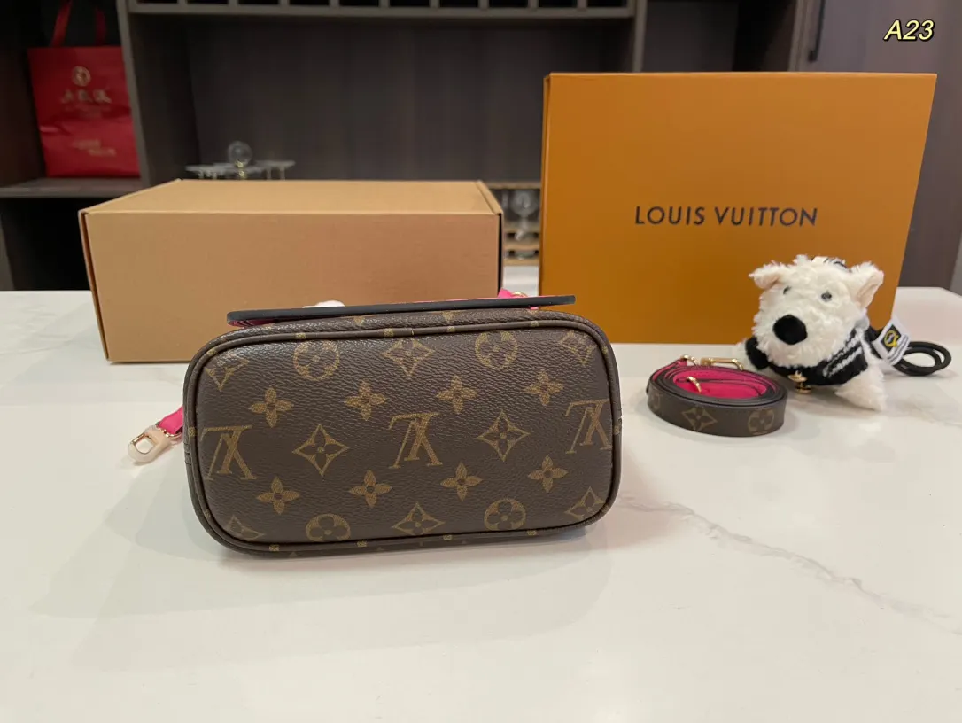 Louis Vuitton Monogram Bucket Bag Casual Leather Image 9 Louis Vuitton Monogram Bucket Bag Casual Leather Image 9
