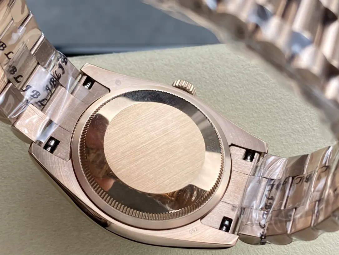 Watch Classic Image 9 Watch Classic Image 9