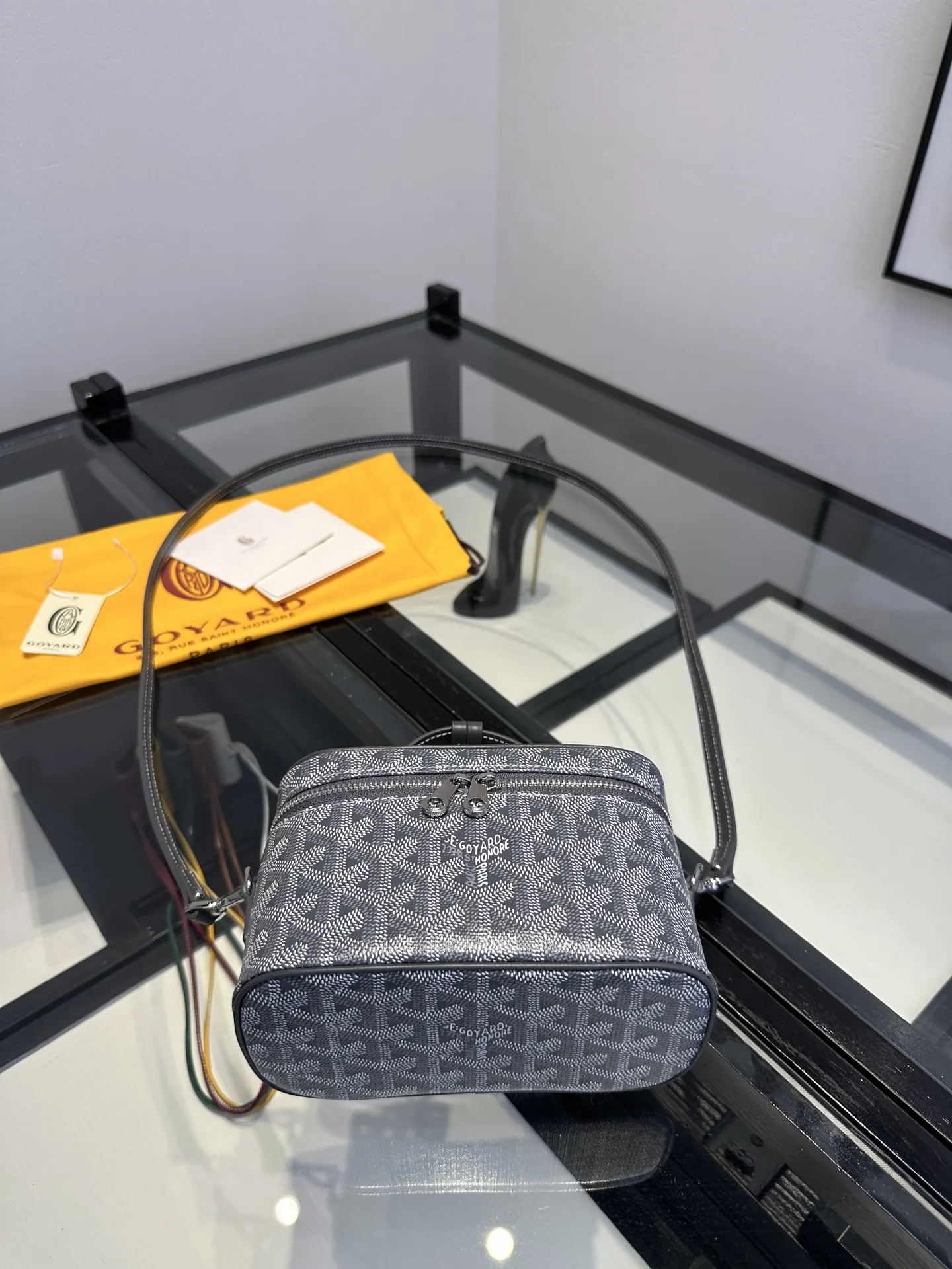 Goyard 灰色 小牛皮 收纳包 旅行收纳款