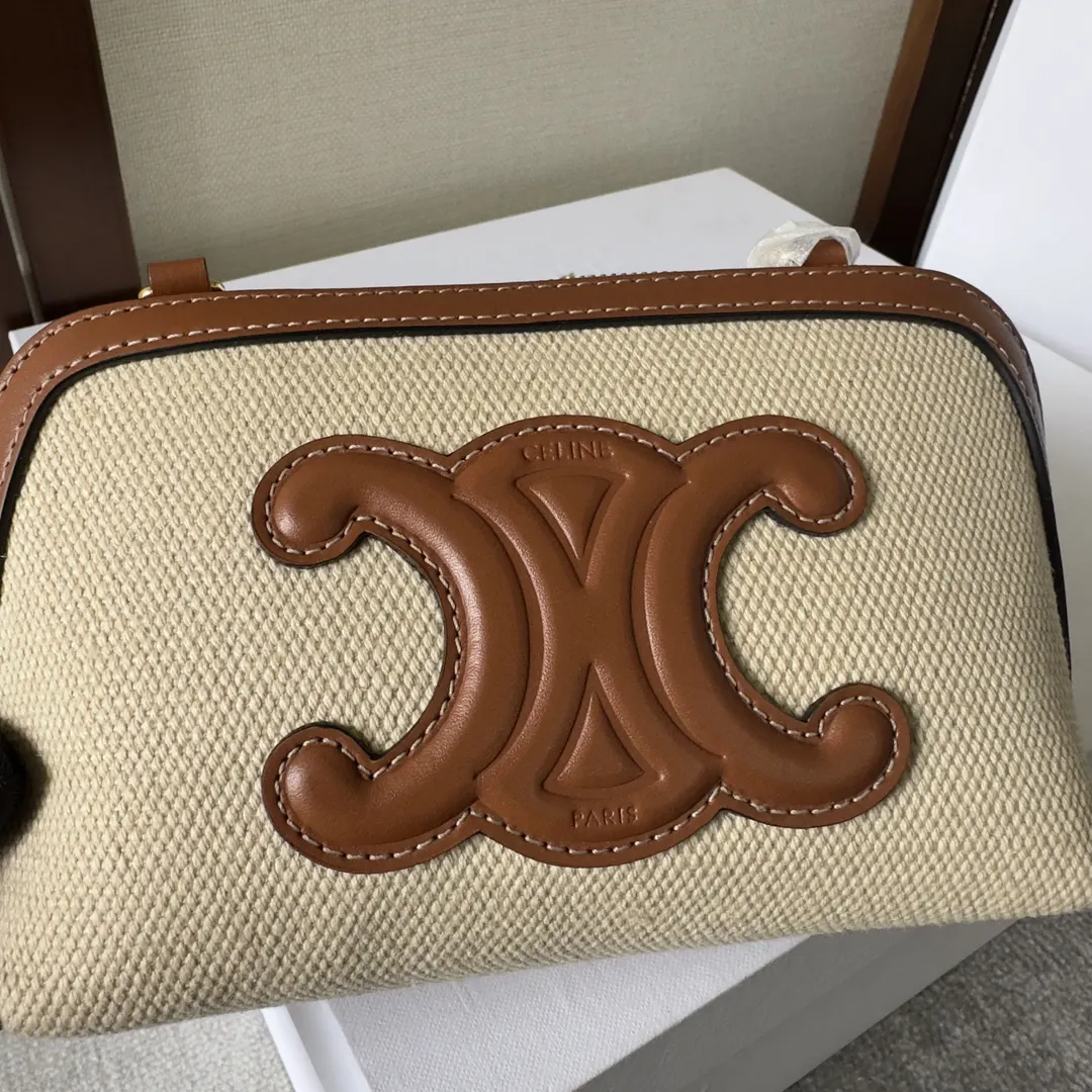 Triomphe 金色 小牛皮 链条包 精致链条款