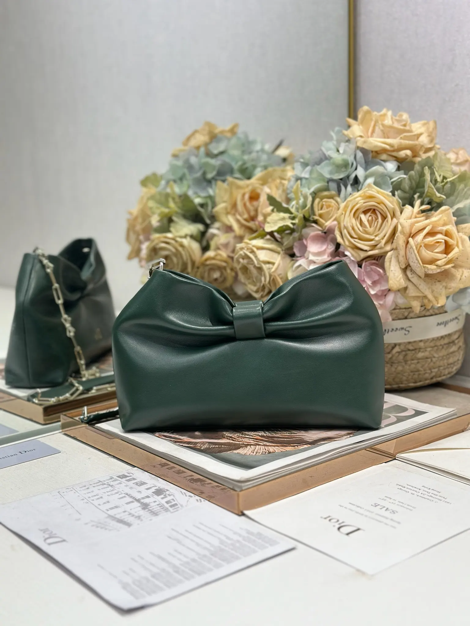 Dior 綠色 小牛皮 可拆卸鏈條以蝴蝶结 点缀更显精致 可手提或斜挎 鏈條包 精致鏈條款