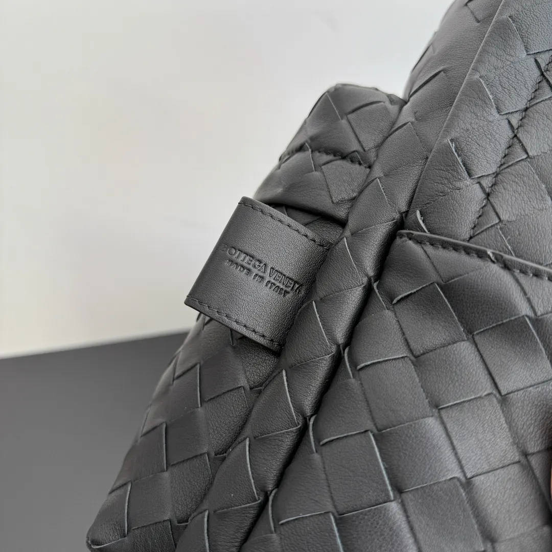 Bottega Veneta 小牛皮 双肩包 实用双肩款