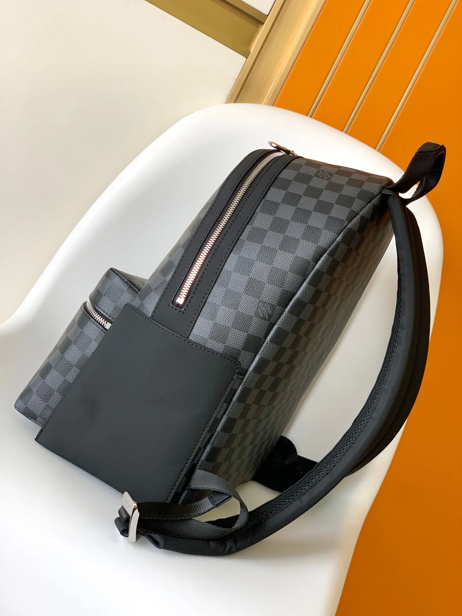 LV 牛皮 黑格 DISCOVE 双肩包 实用双肩款
