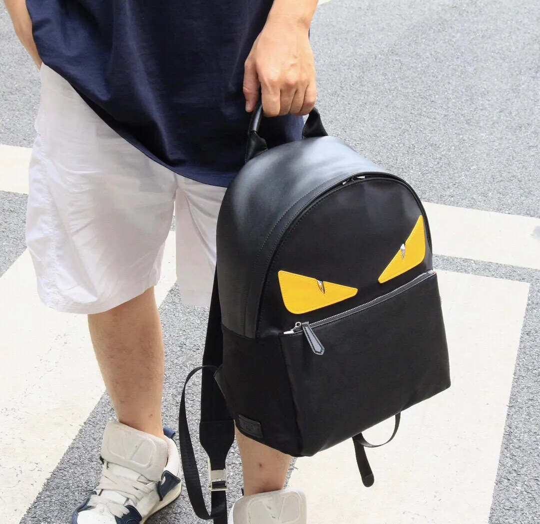 Fendi 黑色 尼龍 厂价 芬迪 雙肩包 实用雙肩款