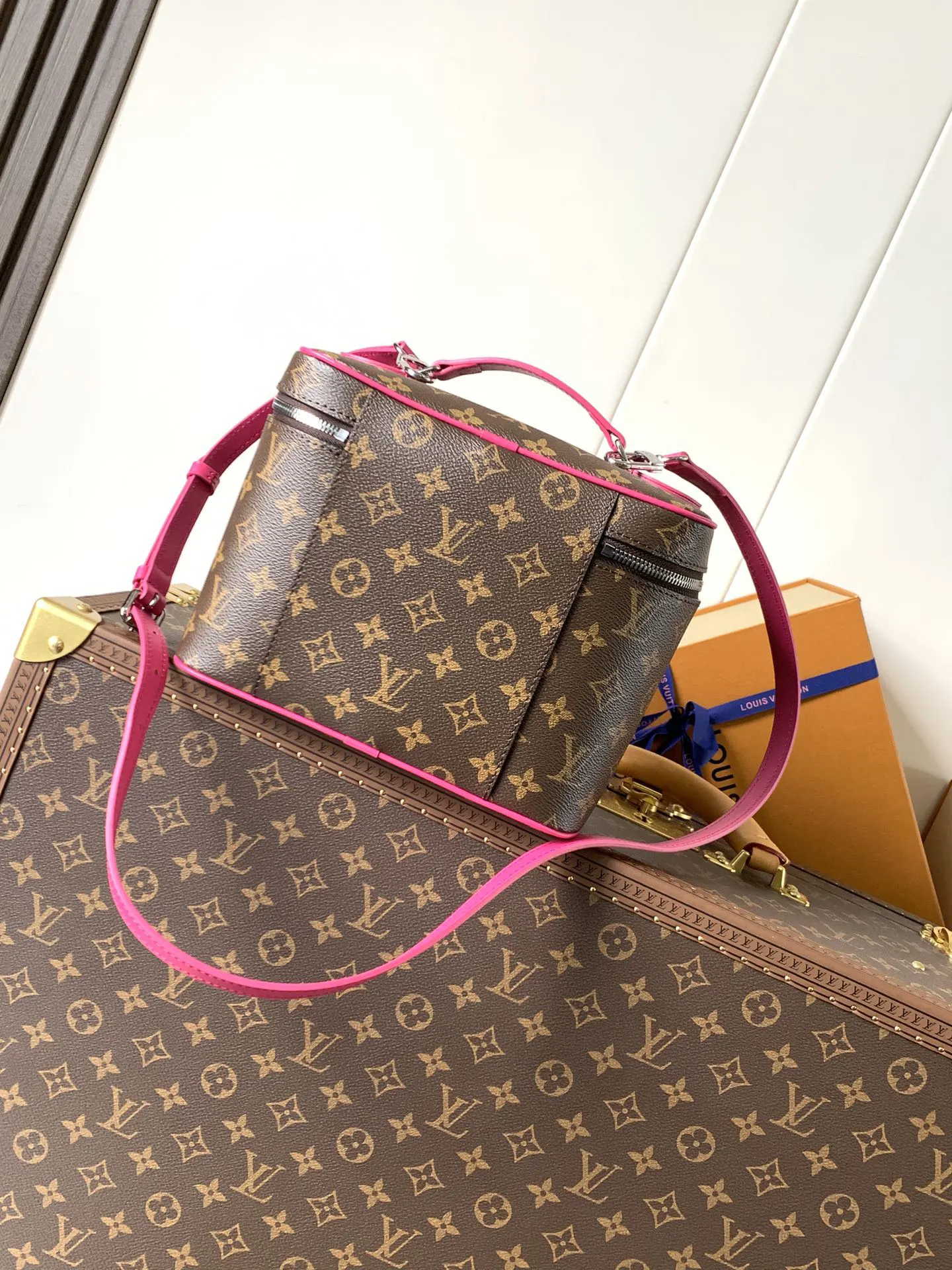 LV blue green color scheme handbag Image 3 LV blue green color scheme handbag Image 3