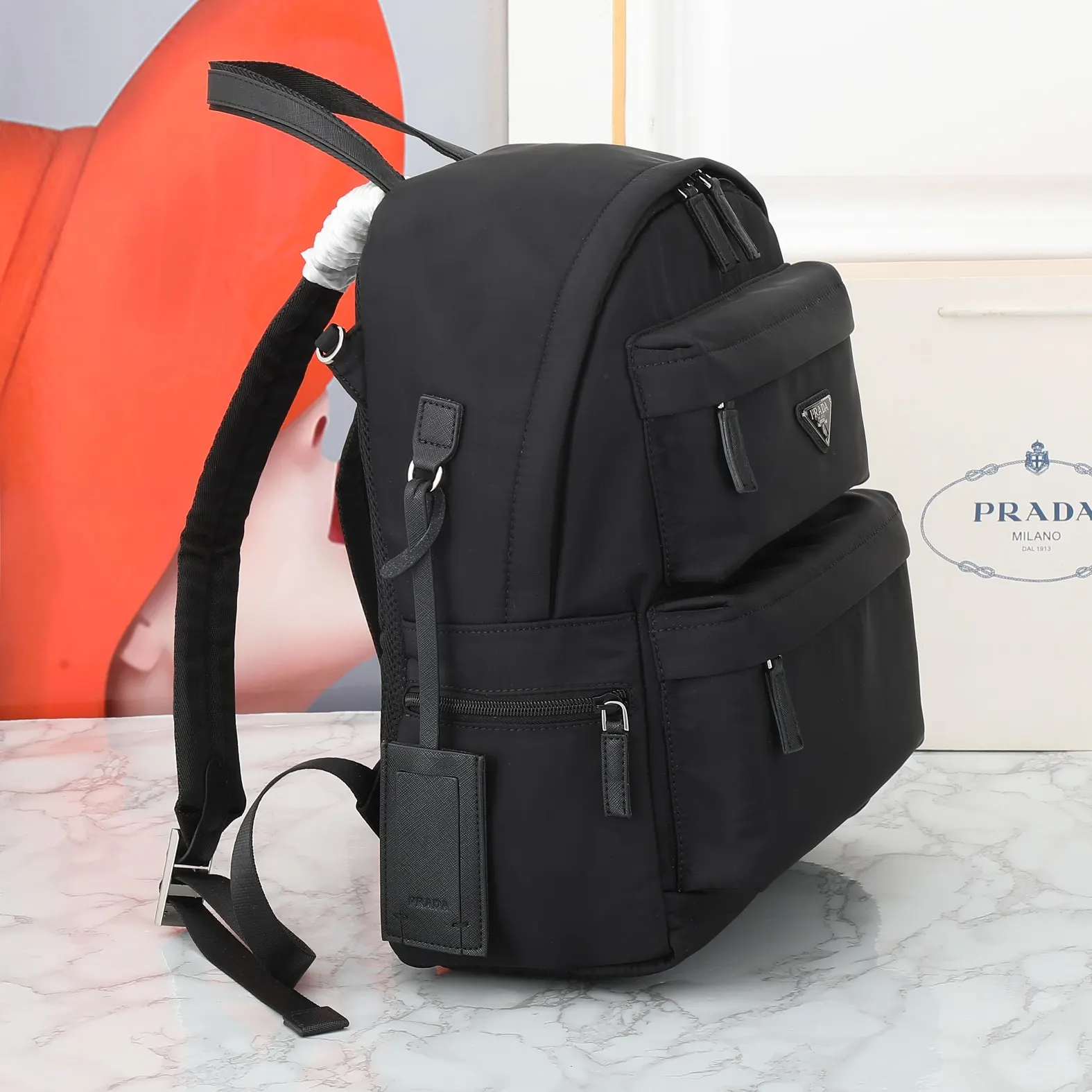 PRADA Re-Nylon尼龙 双肩背包 轻便实用款