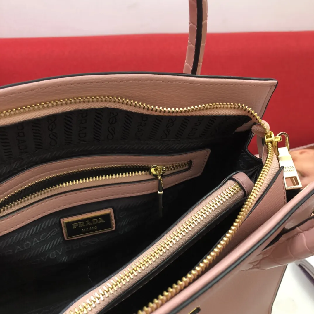Prada 鳄鱼皮 牛皮 手提包