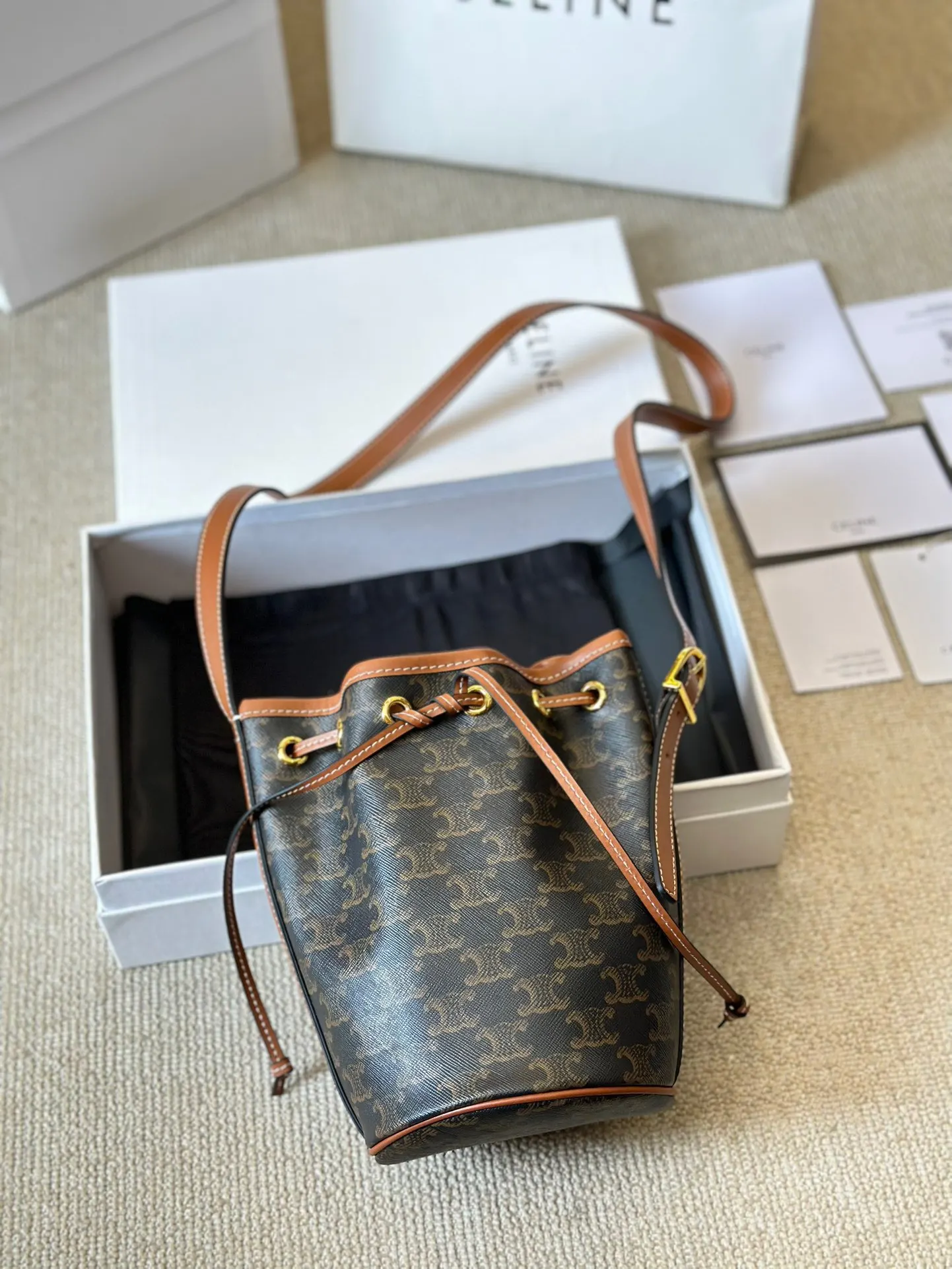 Celine 老花 牛皮 水桶包 休闲水桶款