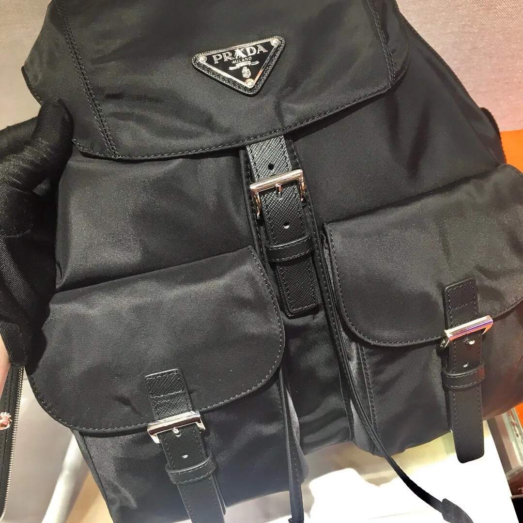 尼龍 尼龍采用精致Saffiano 雙肩包 实用雙肩款