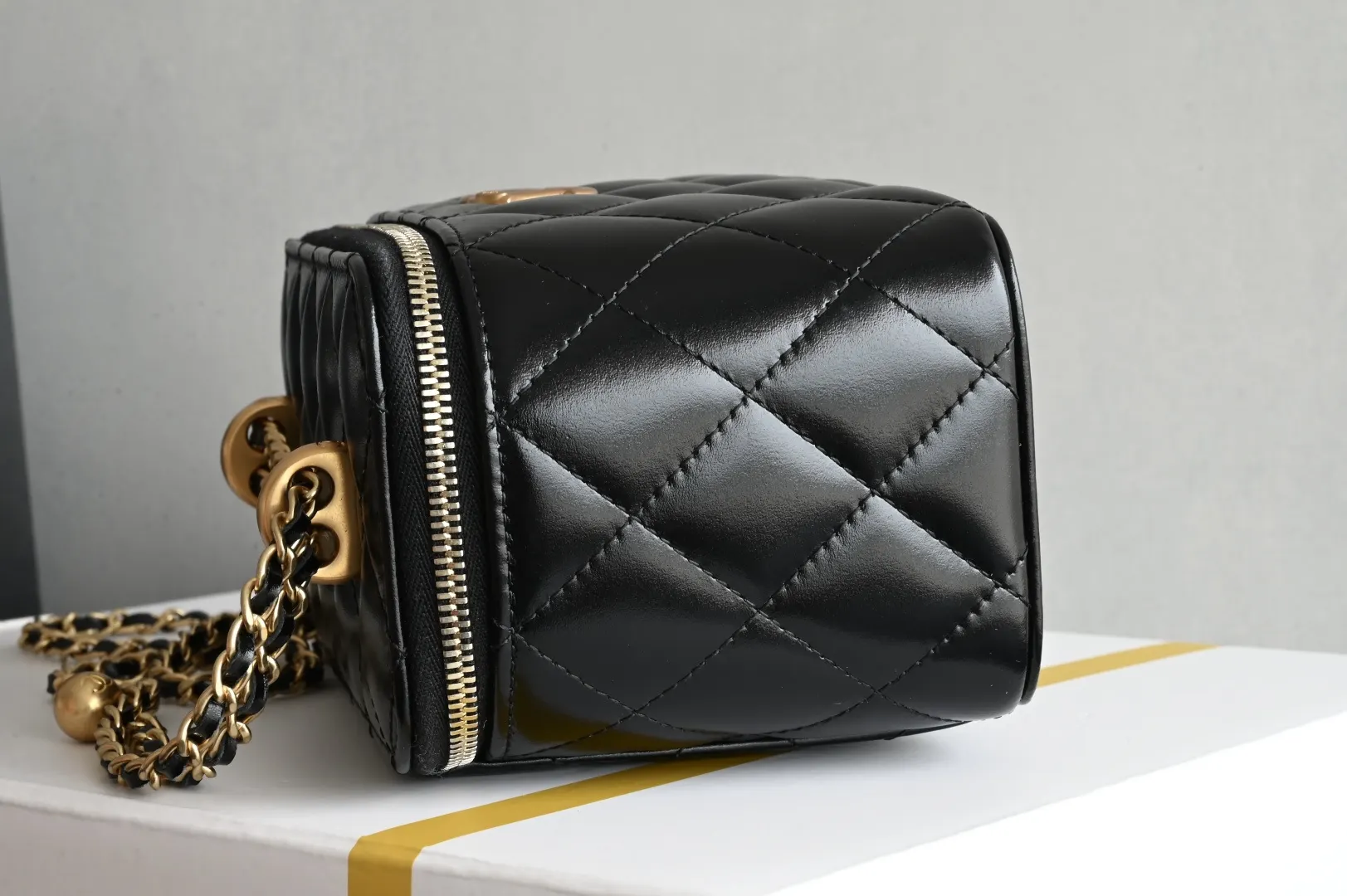 Chain Bag Leather