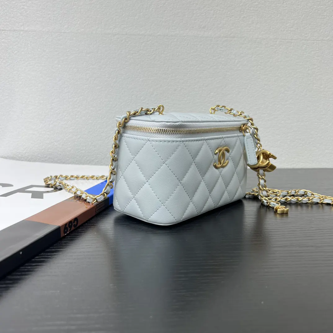 Chanel Lambskin Flap Chain Bag One Shoulder Cross Image 3 Chanel Lambskin Flap Chain Bag One Shoulder Cross Image 3